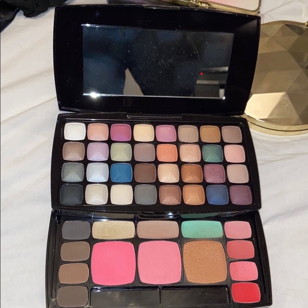 Love and beauty cafe palette
